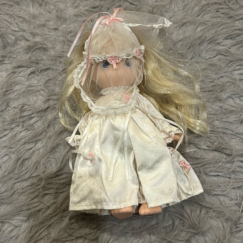 Precious moments vintage 1992 bride doll